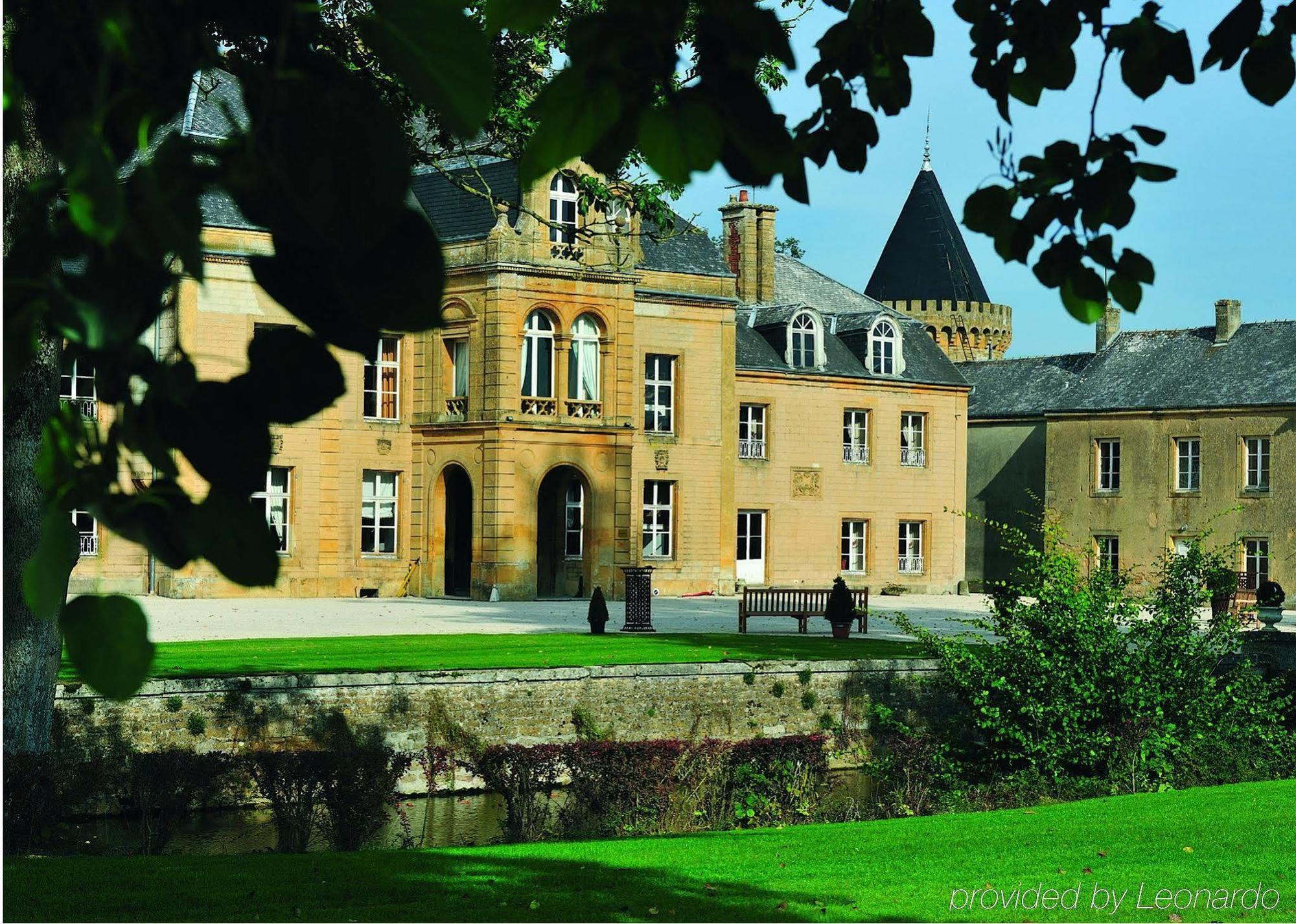 Le Domaine Chateau Du Faucon Donchery Exterior photo