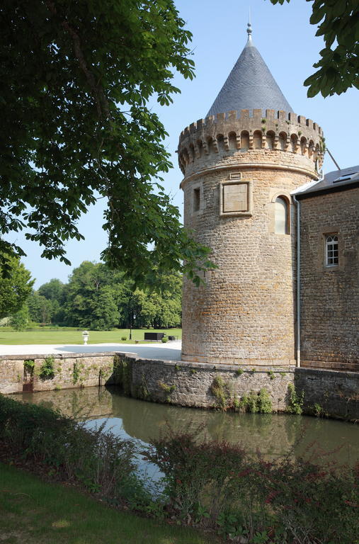 Le Domaine Chateau Du Faucon Donchery Exterior photo
